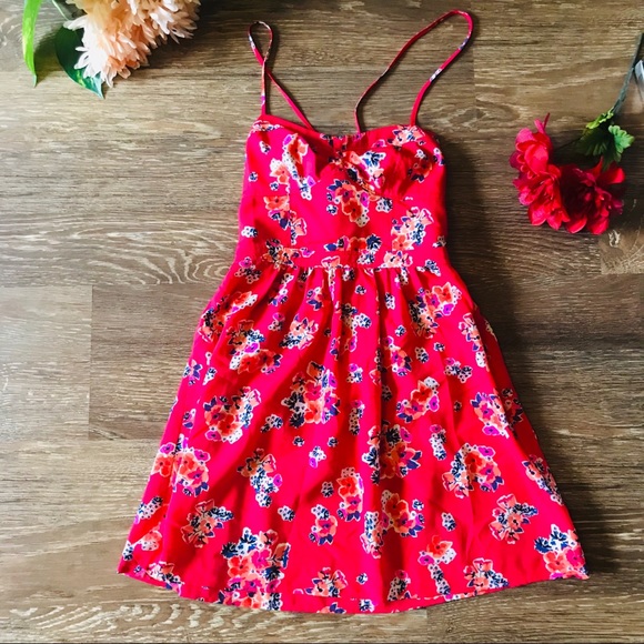 American Eagle Outfitters Dresses & Skirts - American Eagle dark pink floral dress size 0